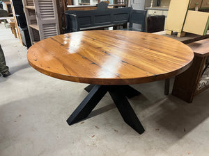 5’ Round Iron Base Table