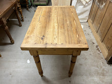 Load image into Gallery viewer, Pine Flip Top Table