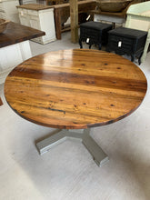 Load image into Gallery viewer, 4’ Round Table