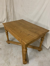 Load image into Gallery viewer, European Pine Desk