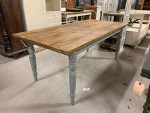 Load image into Gallery viewer, Pine Farmhouse Table
