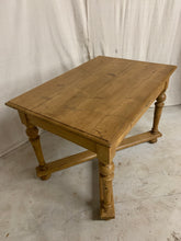 Load image into Gallery viewer, European Pine Desk