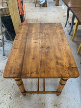 Load image into Gallery viewer, Pine Desk/ Table