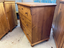 Load image into Gallery viewer, Pine Chest