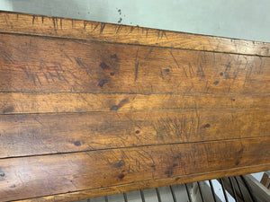 Antique Island with black base