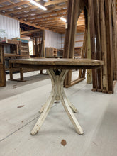 Load image into Gallery viewer, Pine Table