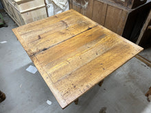 Load image into Gallery viewer, Pine Flip Top Table