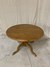 Load image into Gallery viewer, Round European Pine Table