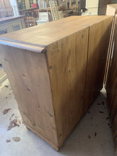 Load image into Gallery viewer, Pine Chest of Drawers