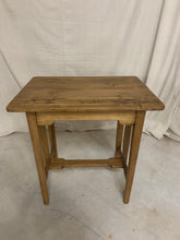 Load image into Gallery viewer, Pine Side Table