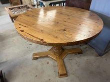 Load image into Gallery viewer, Round Table