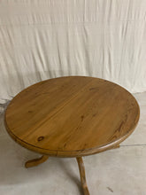 Load image into Gallery viewer, Round European Pine Table