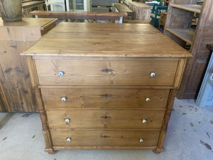 Pine Chest of Drawers