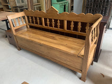Load image into Gallery viewer, Pine Storage Bench