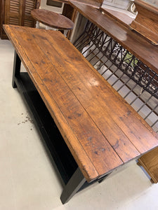 Antique Island with black base