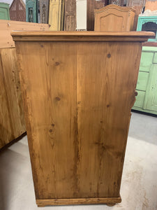 Pine Chest of Drawers