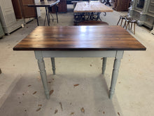 Load image into Gallery viewer, Pine Table
