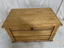 Load image into Gallery viewer, European Pine Trunk