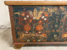 Load image into Gallery viewer, European Hand-Painted Trunk